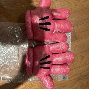 Disney Paris Character Mitts Packaging